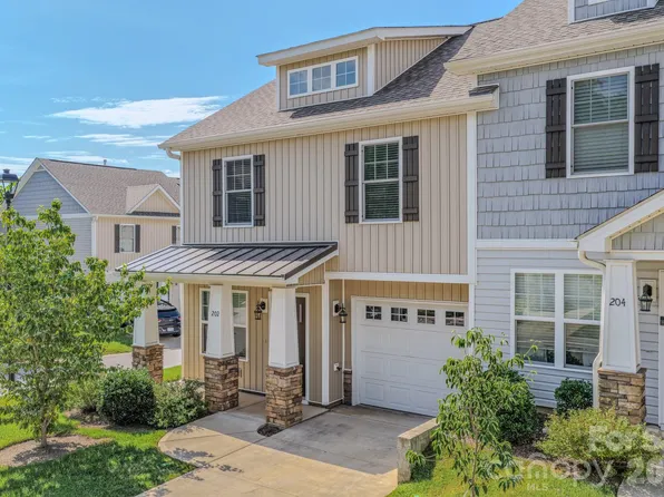 202 Stoney Point Way, Candler, NC 28715