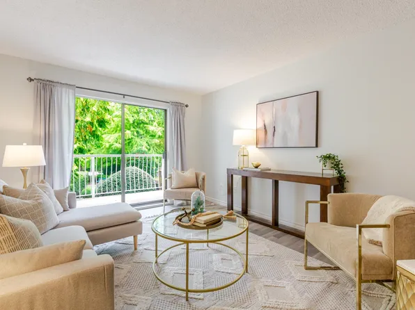 12890 17th Ave #203, Surrey, BC V4A 1T5
