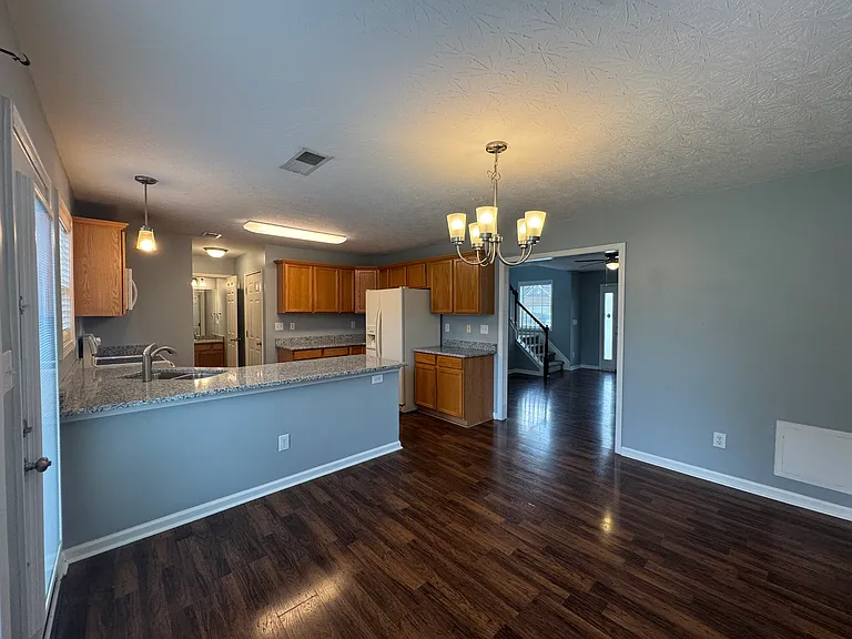 111 Warren Pass — Photo 8