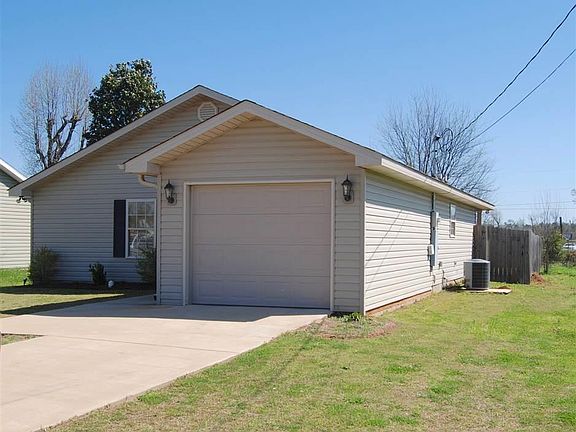 2nd image of 505 30th Ave E