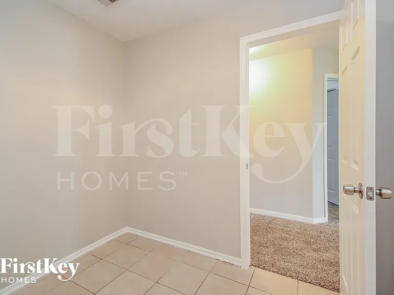9518 Peridot Green Dr — Photo 5