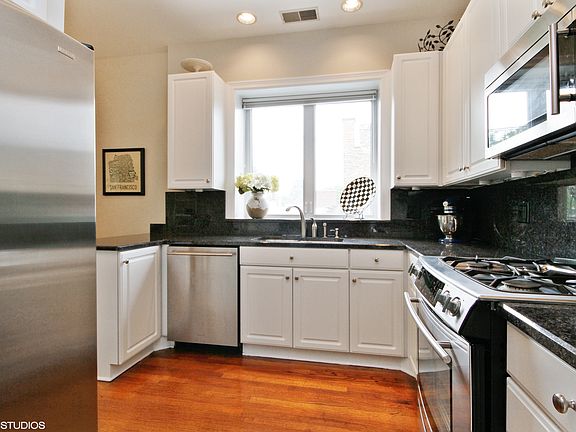 5th image of 3618 N Janssen Ave #3