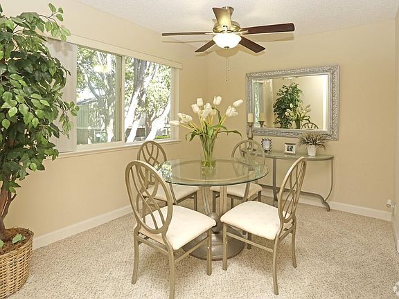 3rd image of 180 Elm Ct #1112