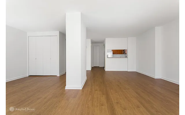 Rented by Douglas Elliman | media 23