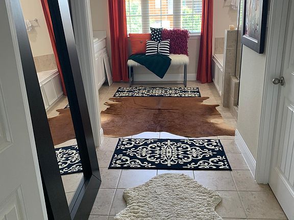 4th image of 2650 Venice Dr Unit 3