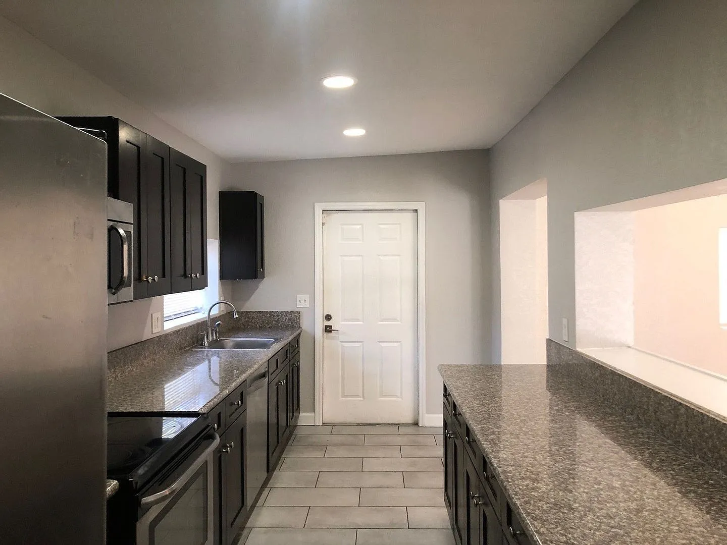 Beautiful, 3/2 Pool Home Available Now! — Photo 2