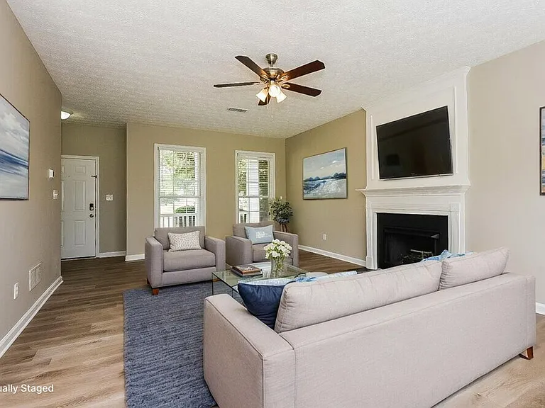 107 Chamberlyn Ln — Photo 4