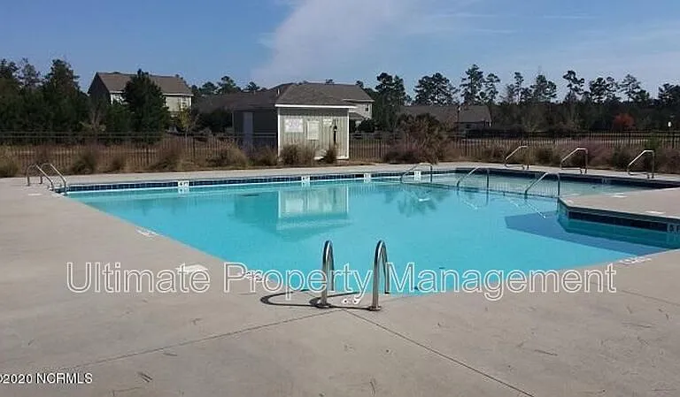 585 Draymore Dr NE — Photo 26