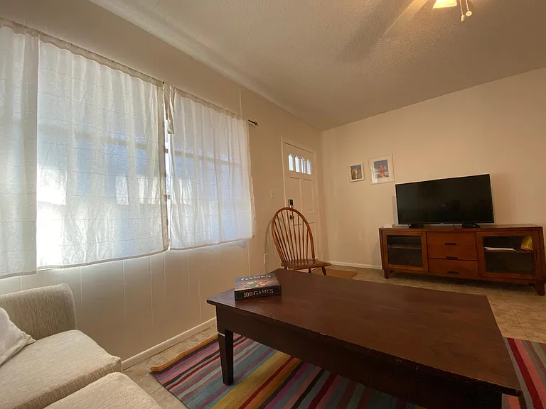 203 Laurel Rd — Photo 3