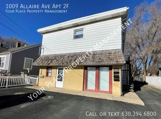 1009 Allaire Ave APT 2F, Aurora, IL 60506