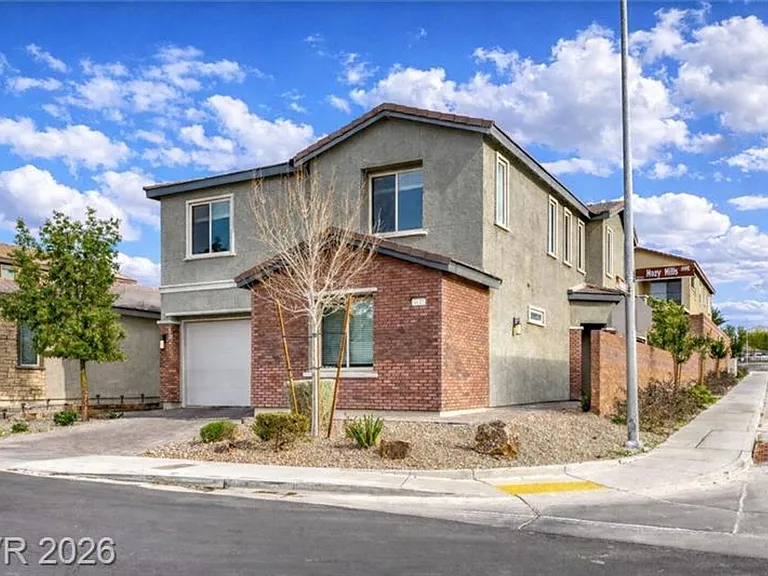 3135 Hazy Hills Ave — Photo 1