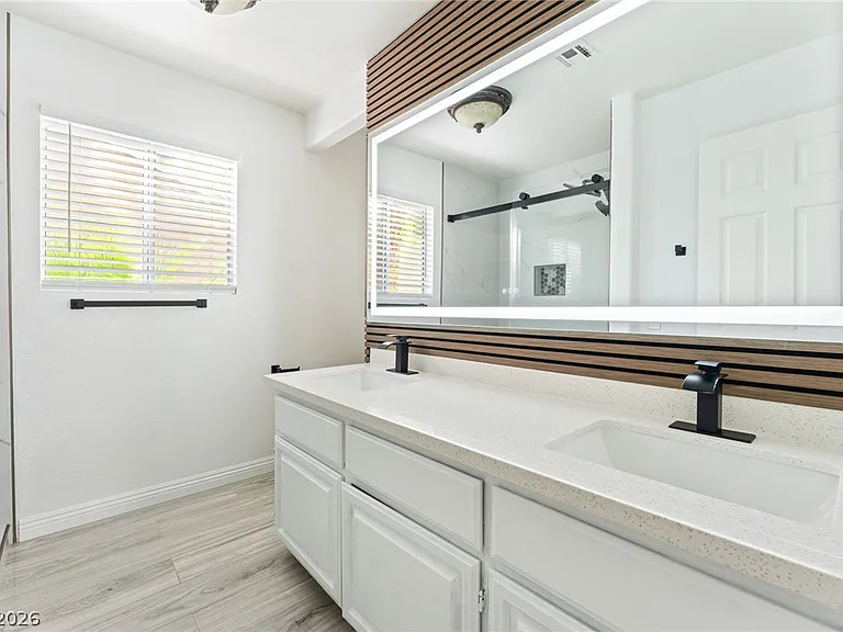 9417 Low Tide Ct — Photo 40