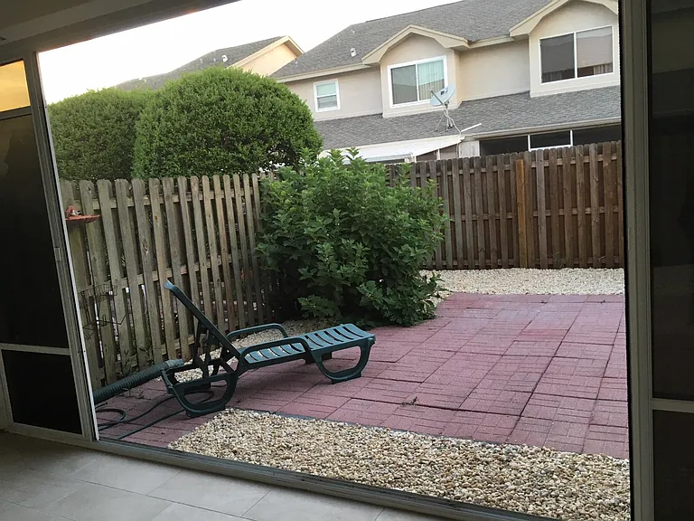 2556 W Brook Ln — Photo 13