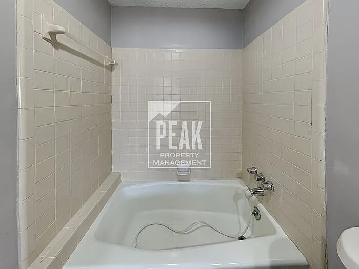 2710 Saint George Pl — Photo 16