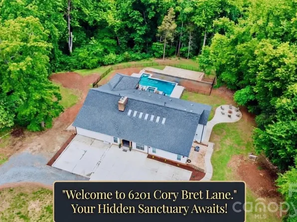 6201 Cory Bret Ln, Charlotte, NC 28278