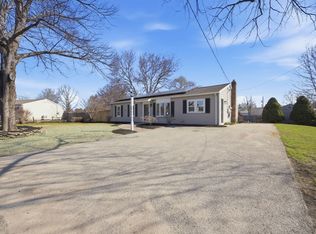 534 Hogg Memorial Dr, Whitman, MA 02382