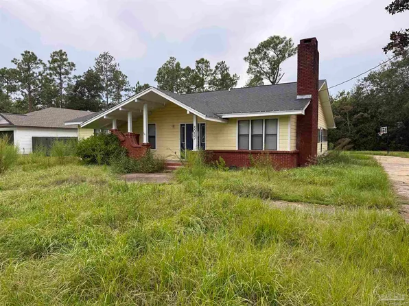 3037 N 13th Ave, Milton, FL 32583