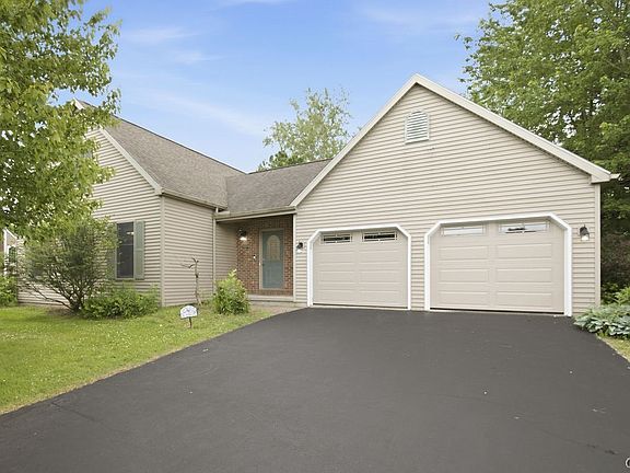 2nd image of 8413 Sugar Pine Cir