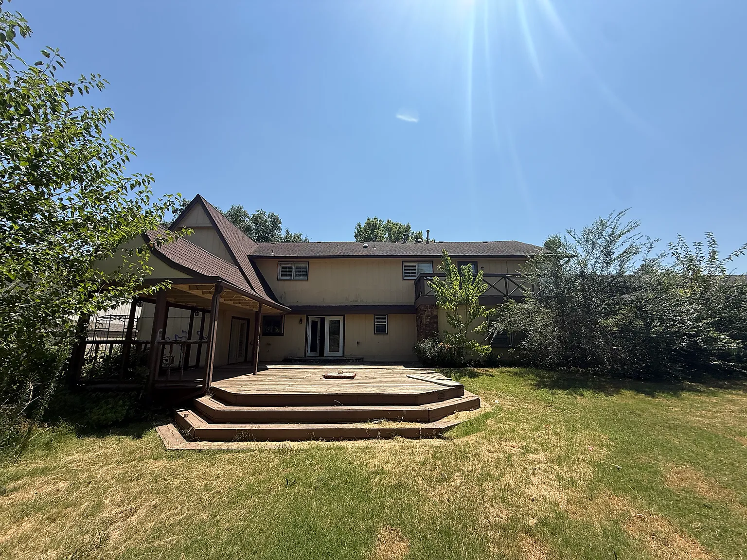 5 bed, 3400 sqft, $2,950 — Photo 2