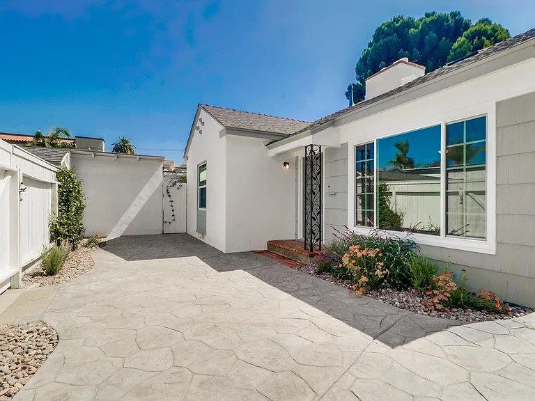 Large fenced private patio.