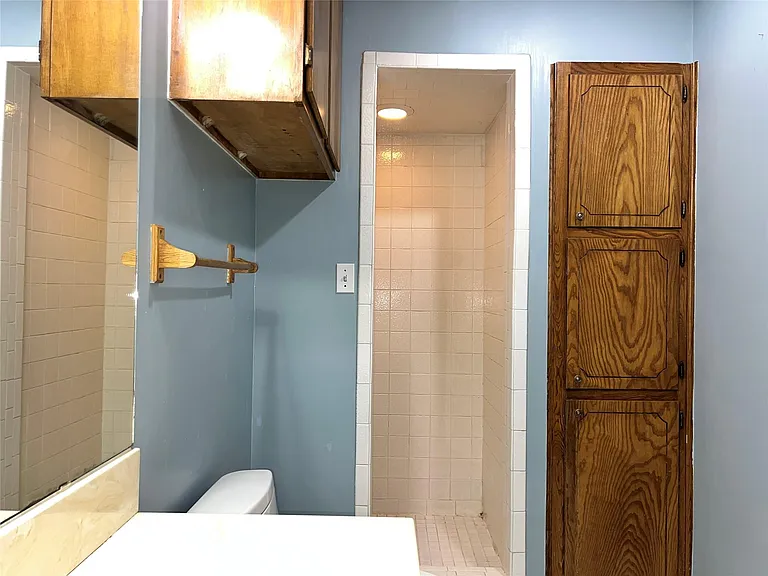 209 Oak Crest Ln — Photo 6
