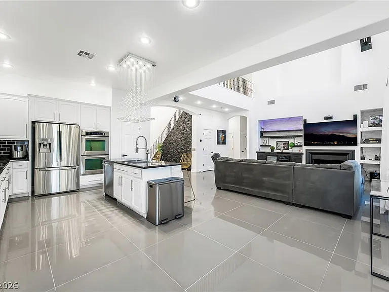 10570 Eagle Nest St — Photo 18