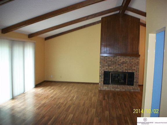 2nd image of 9372 Parker St