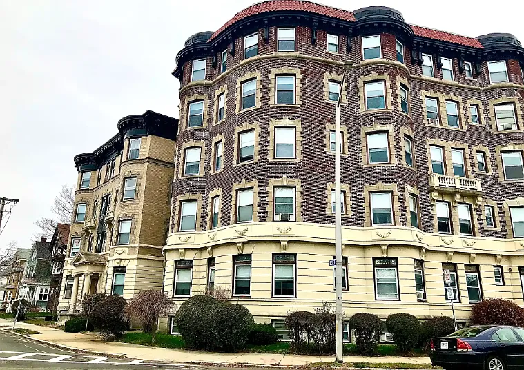 Bayview Apartments — Photo 17