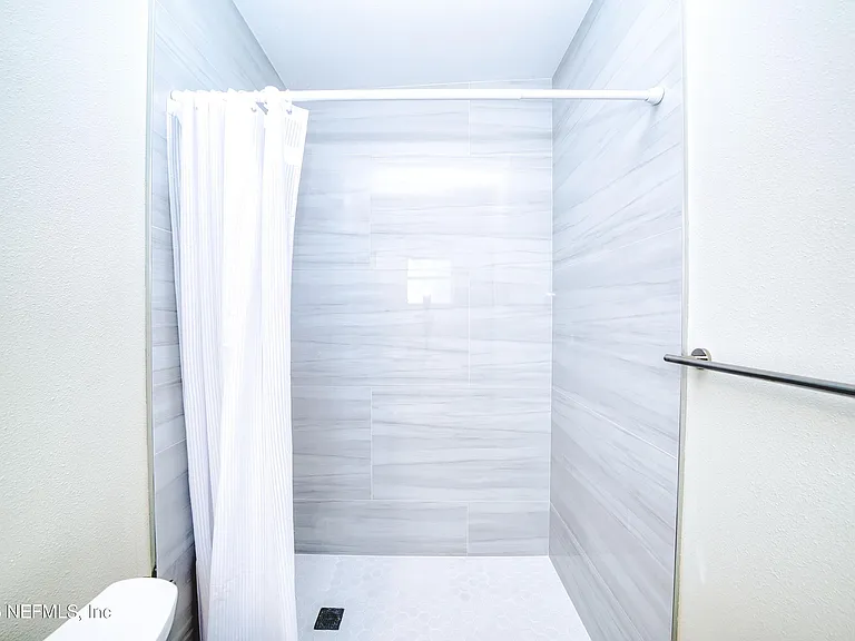 2517 Palm Ave — Photo 15