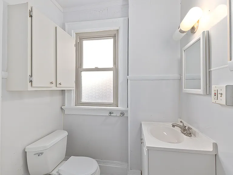 3096 Madison Rd #8 — Photo 16