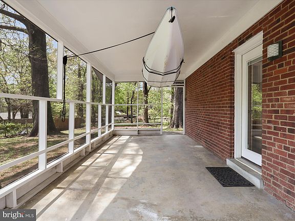 3rd image of 1952 Donna Ln