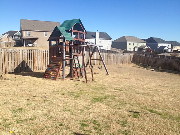3rd image of 2432 Sunflower Dr
