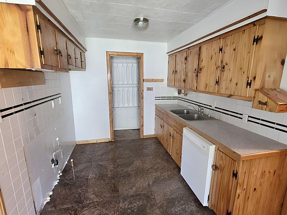 4th image of 17923 2nd St