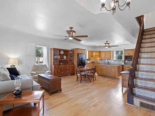 125 Commerce Street, Deforest, WI 53532