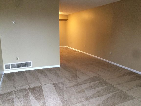 5th image of 1637 Foxhaven Dr APT 3