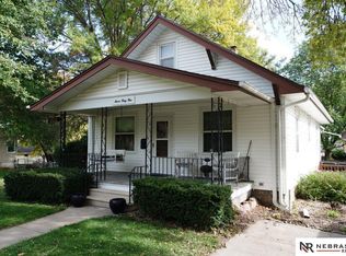 745 S Adams St, Papillion, NE 68046