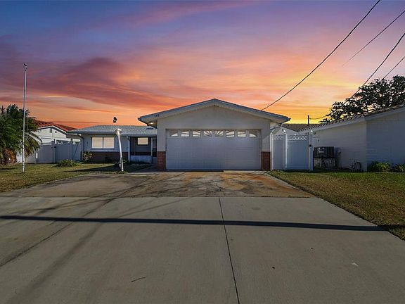 3rd image of 545 Lillian Dr