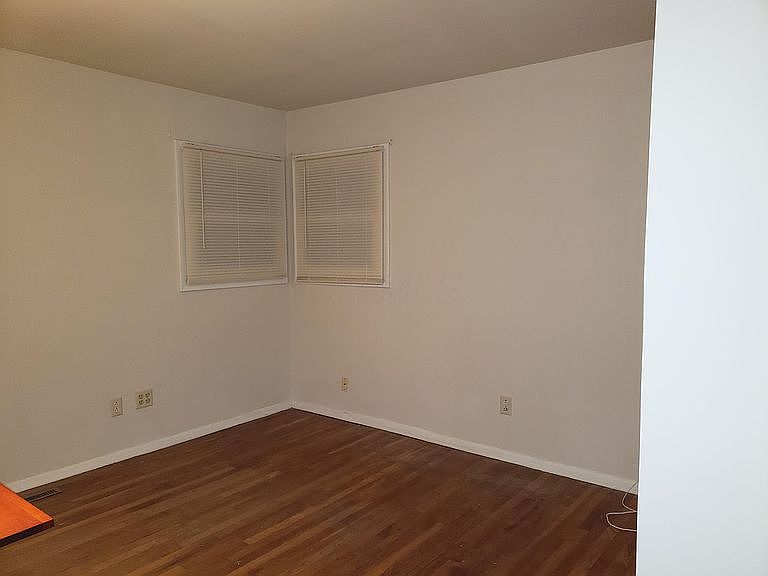 1st image of 1074 Brentnell Ave