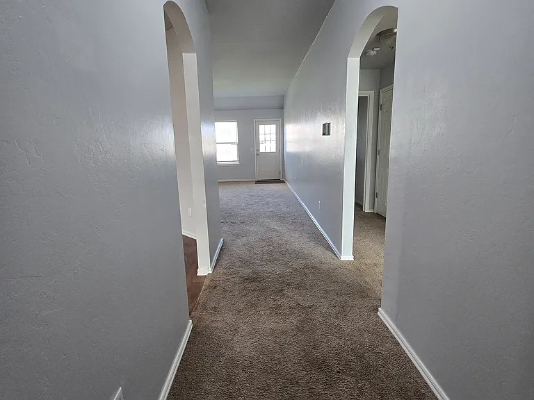 2701 Red Pine Cir — Photo 4