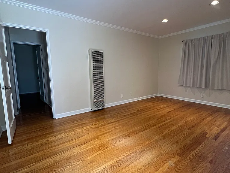 4015 Jackson Ave — Photo 3