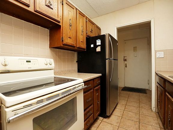 2nd image of 137-77 Kissena Blvd #6L