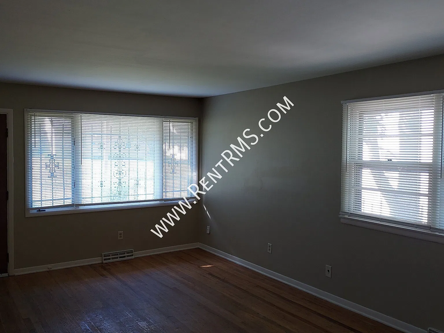*Finished Basement* 2538 Se Indiana Ave- 3 Bed/1.5 Bath — Photo 3