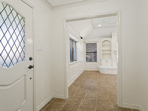 3rd image of 2449 Stonegate Dr N