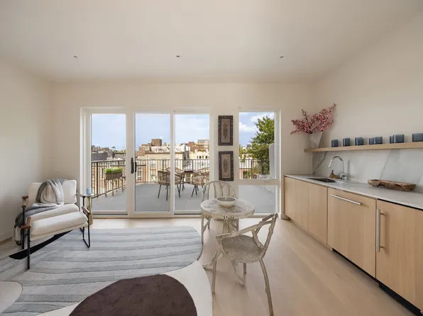 591 Tenth Street image 21 of 26