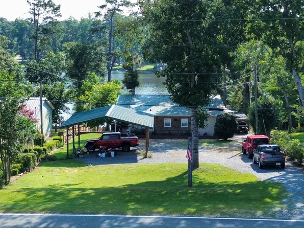 884 S Lake Dr, East Dublin, GA 31027