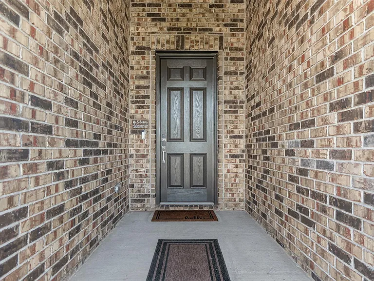 13921 Abraham Lincoln St — Photo 5