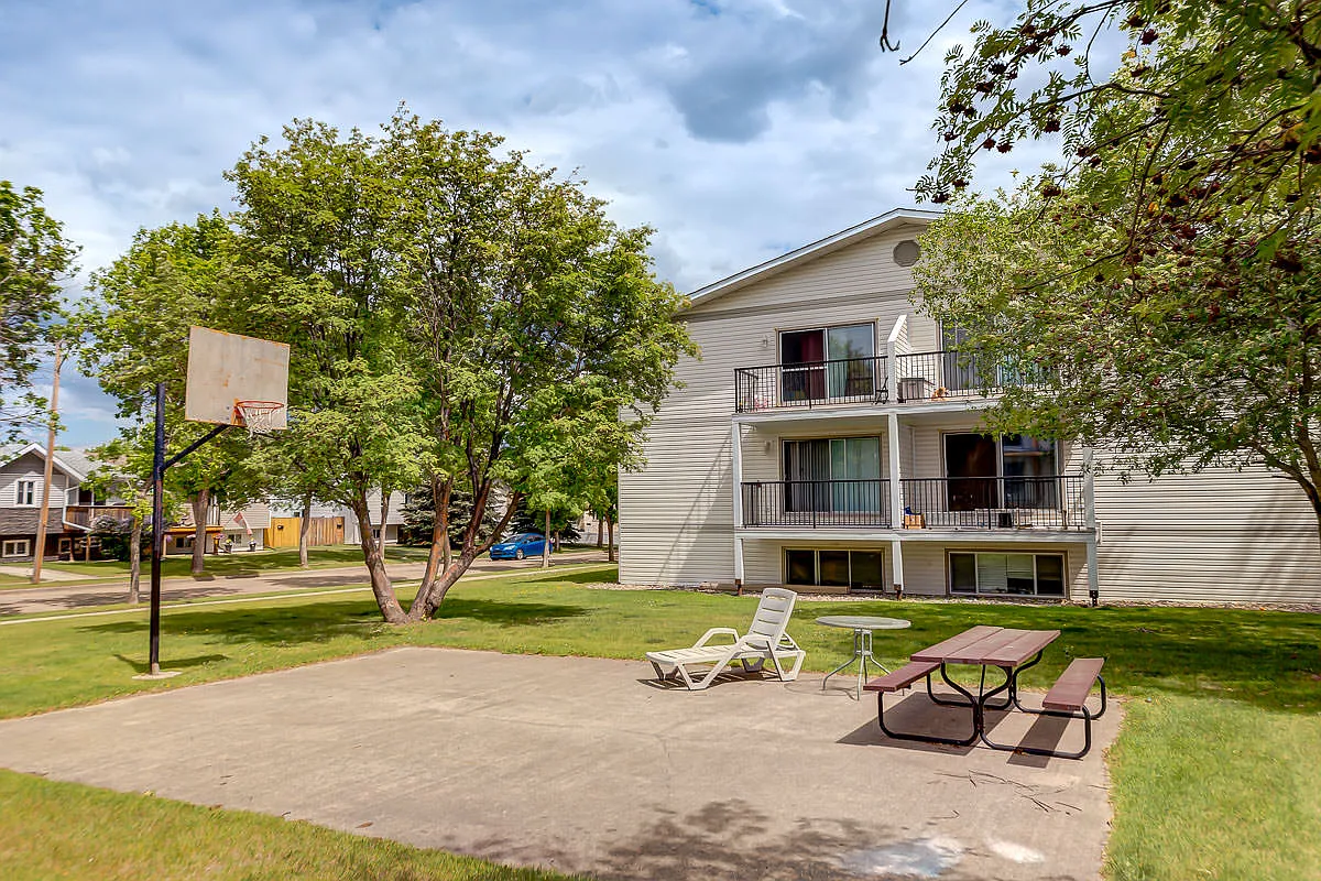 North Star Apartments — Photo 1