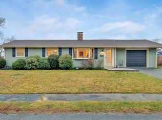 99 Poole Cir, Holbrook, MA 02343