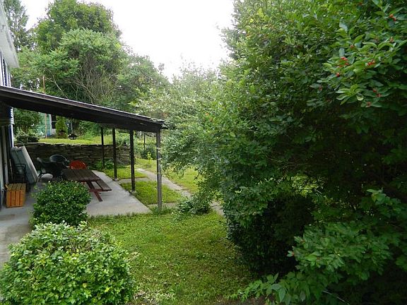 2nd image of 326 Glen Mary Dr