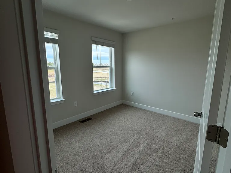 2214 Winterberry Ln — Photo 14